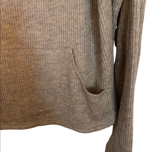 Women’s Very J Ribbed Oatmeal Colored Cowl Neck Sweater, Size Medium - Picture 4 of 5